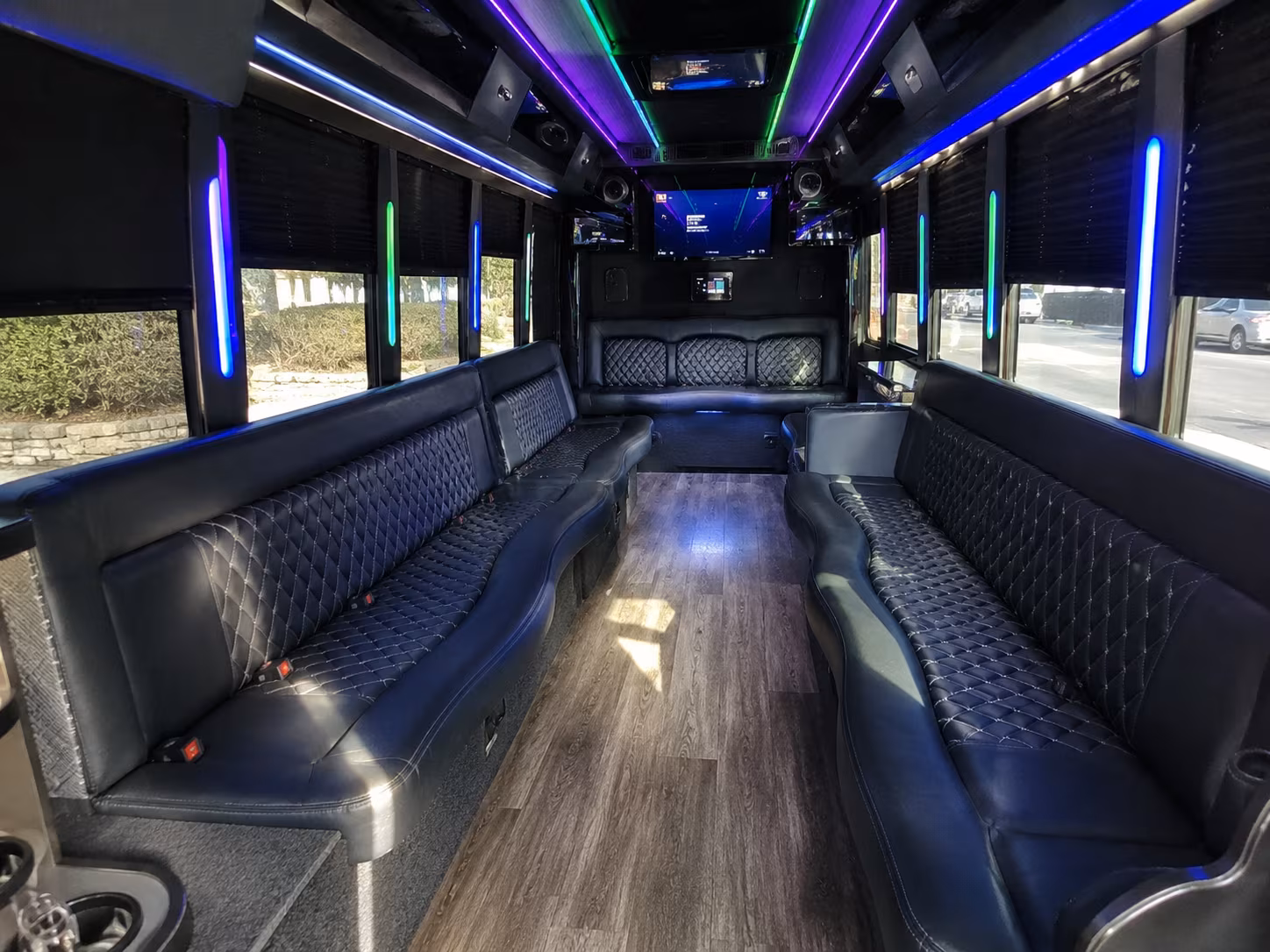 Riverside Winery Tour & Pub Crawl Transportation party bus exterior