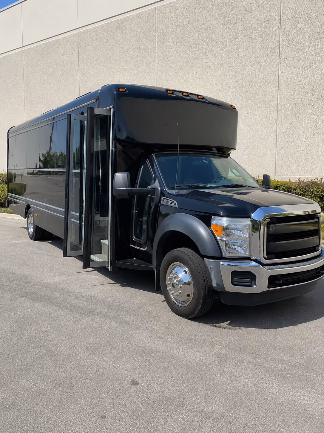 Riverside Winery Tour & Pub Crawl Transportation