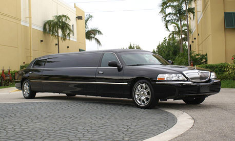 Riverside 8 Passenger Limo